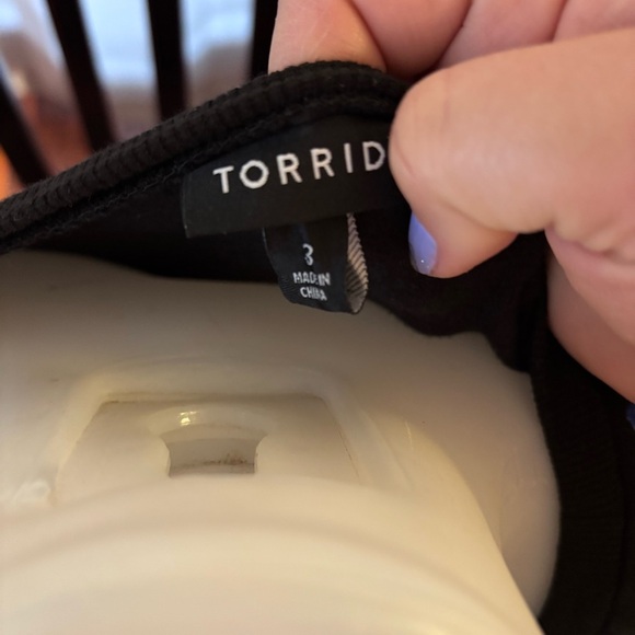 Western style Torrid Black crew neck with sparkling fringe size 3xl - Picture 6 of 13